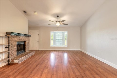 House in Deltona, Florida 4 bedrooms, 143.26 sq.m. № 1899305 - photo 9