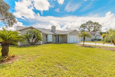 House in Deltona, Florida 4 bedrooms, 143.26 sq.m. № 1899305 - photo 7