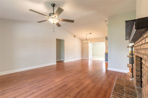 House in Deltona, Florida 4 bedrooms, 143.26 sq.m. № 1899305 - photo 10