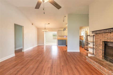 House in Deltona, Florida 4 bedrooms, 143.26 sq.m. № 1899305 - photo 5