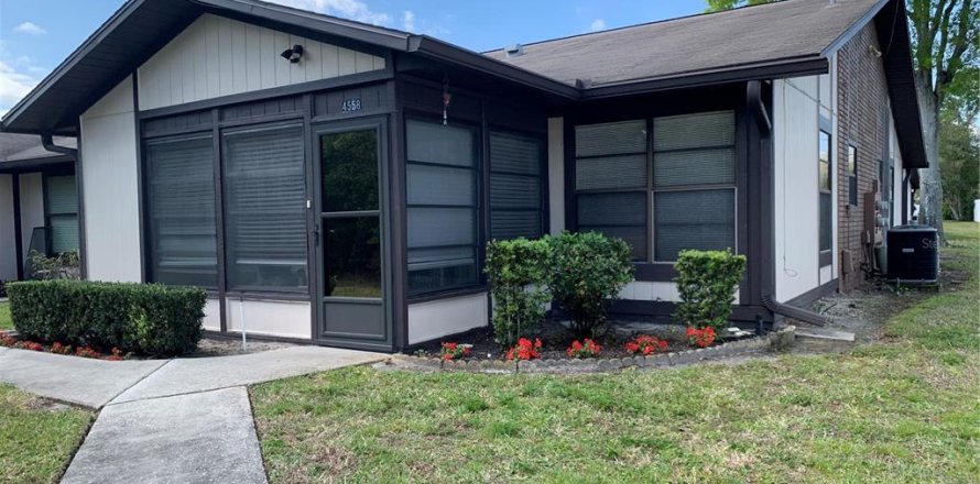 Condominio en Zephyrhills, Florida, 2 dormitorios № 1598713