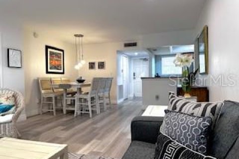 Condo in Saint Petersburg, Florida, 2 bedrooms  № 2144741 - photo 30
