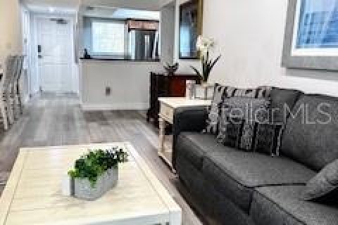 Condo in Saint Petersburg, Florida, 2 bedrooms  № 2144741 - photo 29