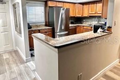 Condo in Saint Petersburg, Florida, 2 bedrooms  № 2144741 - photo 20