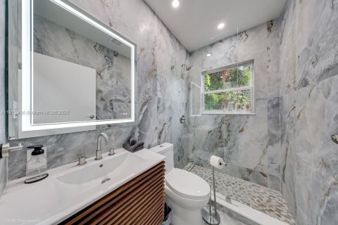 Casa en venta en Miami, Florida, 2 dormitorios, 90.3 m2 № 1968808 - foto 12