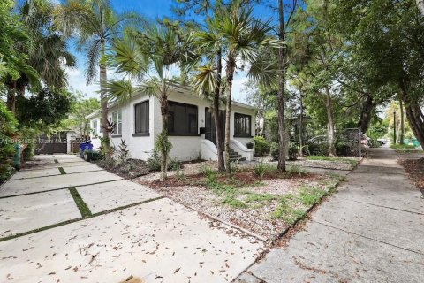 Casa en venta en Miami, Florida, 2 dormitorios, 90.3 m2 № 1968808 - foto 2