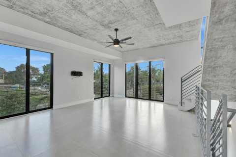 Touwnhouse à louer à Fort Lauderdale, Floride: 3 chambres, 152.55 m2 № 2439178 - photo 11