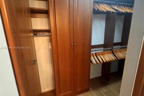 Купить кондоминиум в Пемброк-Пайнс, Флорида 1 спальня, 95.97м2, № 2002841 - фото 14