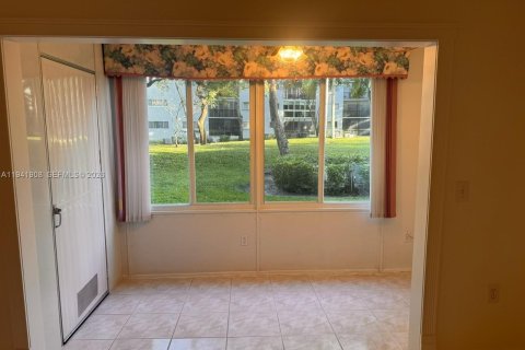 Купить кондоминиум в Пемброк-Пайнс, Флорида 1 спальня, 95.97м2, № 2002841 - фото 10