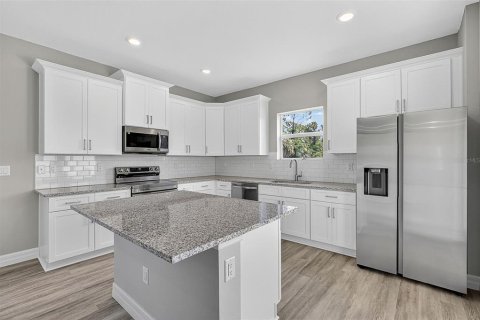 Casa en venta en North Port, Florida, 4 dormitorios, 194.35 m2 № 1883710 - foto 9