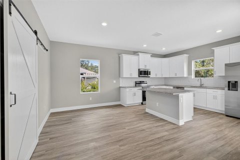 Casa en venta en North Port, Florida, 4 dormitorios, 194.35 m2 № 1883710 - foto 8