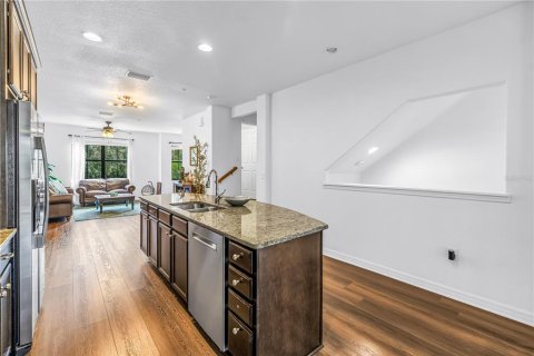 Adosado en venta en Tampa, Florida, 2 dormitorios, 160.16 m2 № 2348073 - foto 6