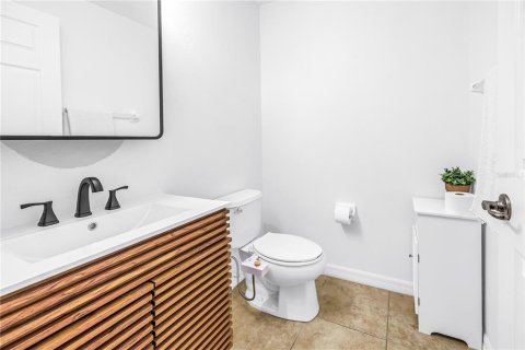 Adosado en venta en Tampa, Florida, 2 dormitorios, 160.16 m2 № 2348073 - foto 18