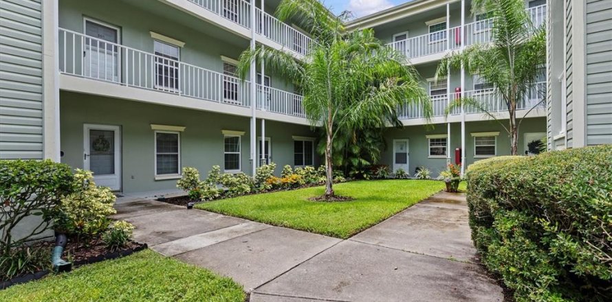 Condominio en Dunedin, Florida, 2 dormitorios № 1843690