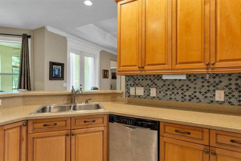 House in Lakeland, Florida 4 bedrooms, 221.2 sq.m. № 2215754 - photo 14