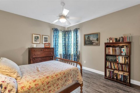 House in Lakeland, Florida 4 bedrooms, 221.2 sq.m. № 2215754 - photo 28
