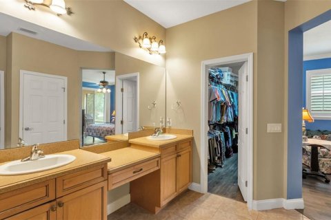 House in Lakeland, Florida 4 bedrooms, 221.2 sq.m. № 2215754 - photo 22