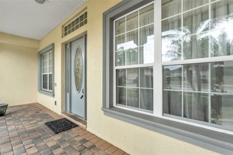 House in Lakeland, Florida 4 bedrooms, 221.2 sq.m. № 2215754 - photo 2