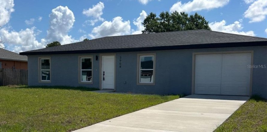 House in Sebring, Florida 3 bedrooms, 93.92 sq.m. № 2236431