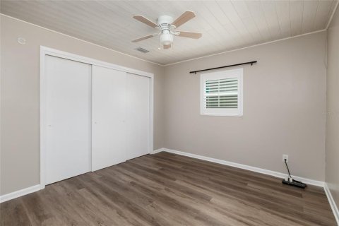 Condo in Saint Petersburg, Florida, 2 bedrooms № 2393613 - photo 24