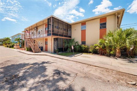 Condo in Saint Petersburg, Florida, 2 bedrooms № 2393613 - photo 3