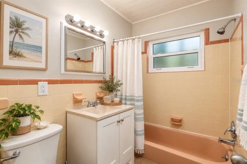 Condo in Saint Petersburg, Florida, 2 bedrooms № 2393613 - photo 26
