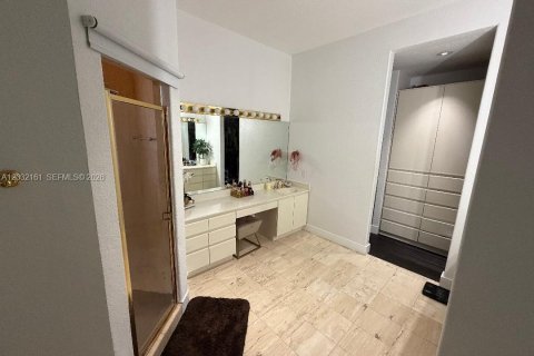 Купить виллу или дом в Майами-Лейкс, Флорида 5 спален, 375.51м2, № 2077605 - фото 28