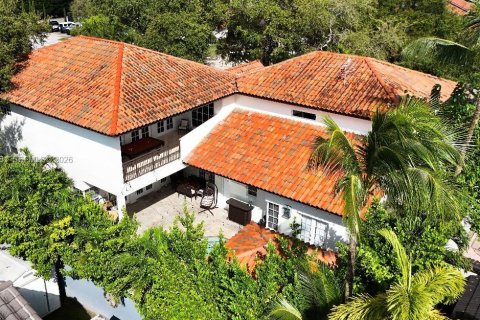 Купить виллу или дом в Майами-Лейкс, Флорида 5 спален, 375.51м2, № 2077605 - фото 4