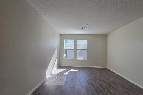 Villa ou maison à louer à Winter Garden, Floride: 4 chambres, 231.51 m2 № 2383762 - photo 10