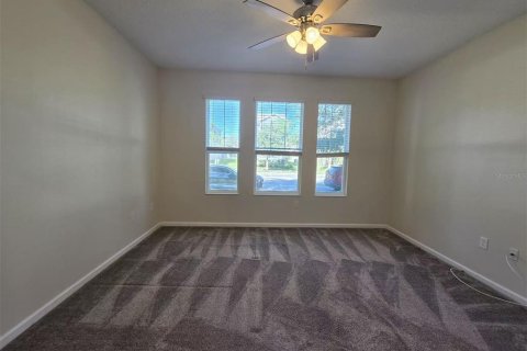 Villa ou maison à louer à Winter Garden, Floride: 4 chambres, 231.51 m2 № 2383762 - photo 5