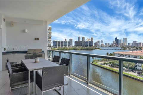 Снять в аренду кондоминиум в Авентура, Флорида 3 спальни, 207.92м2, № 1972741 - фото 2