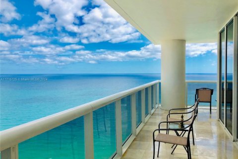 Copropriété à louer à Hallandale Beach, Floride: 2 chambres, 165.55 m2 № 2051419 - photo 21