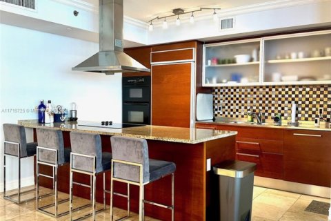 Copropriété à louer à Hallandale Beach, Floride: 2 chambres, 165.55 m2 № 2051419 - photo 5