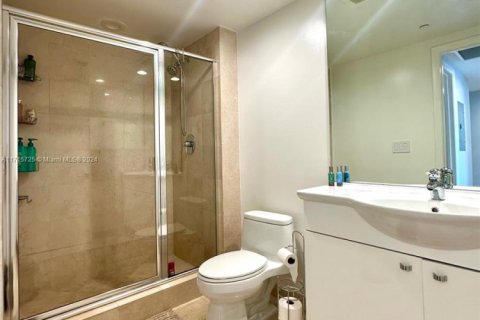 Copropriété à louer à Hallandale Beach, Floride: 2 chambres, 165.55 m2 № 2051419 - photo 17