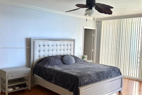 Copropriété à louer à Hallandale Beach, Floride: 2 chambres, 165.55 m2 № 2051419 - photo 12