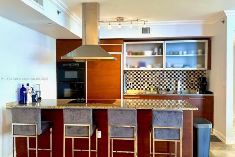 Copropriété à louer à Hallandale Beach, Floride: 2 chambres, 165.55 m2 № 2051419 - photo 4