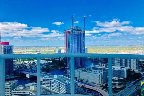 Copropriété à louer à Hallandale Beach, Floride: 2 chambres, 165.55 m2 № 2051419 - photo 24