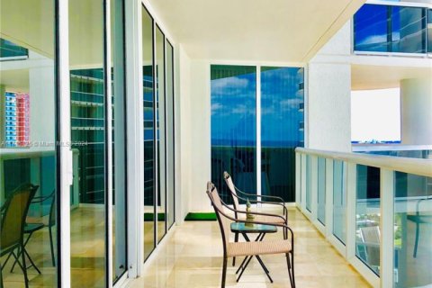 Copropriété à louer à Hallandale Beach, Floride: 2 chambres, 165.55 m2 № 2051419 - photo 22