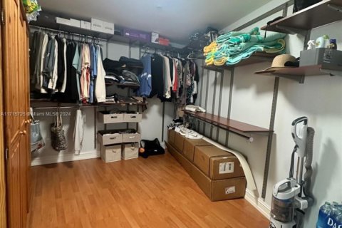 Copropriété à louer à Hallandale Beach, Floride: 2 chambres, 165.55 m2 № 2051419 - photo 18