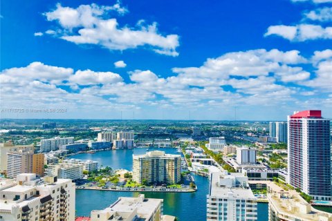 Copropriété à louer à Hallandale Beach, Floride: 2 chambres, 165.55 m2 № 2051419 - photo 23