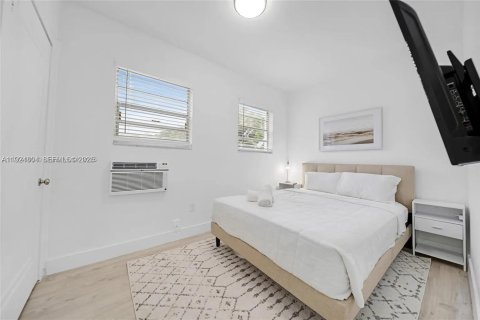 Immobilier commercial à vendre à Miami, Floride № 1983027 - photo 4