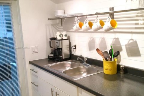 Купить кондоминиум в Майами-Бич, Флорида 37.16м2, № 2023151 - фото 12