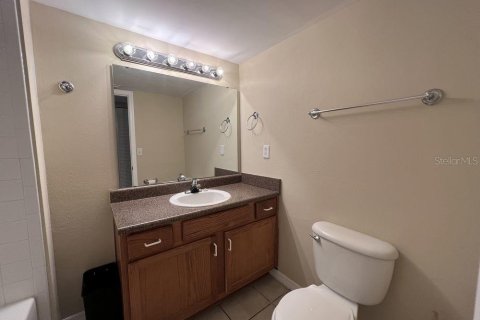 Copropriété à louer à Sarasota, Floride: 2 chambres, 97.45 m2 № 2396439 - photo 6