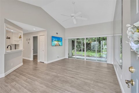 Copropriété à louer à Bradenton, Floride: 2 chambres, 93.27 m2 № 2419710 - photo 5