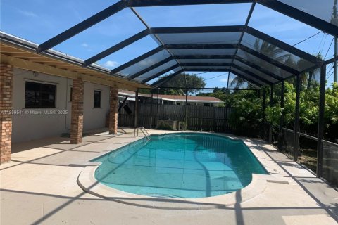 Villa ou maison à louer à Cutler Bay, Floride: 3 chambres, 135.82 m2 № 1888106 - photo 7