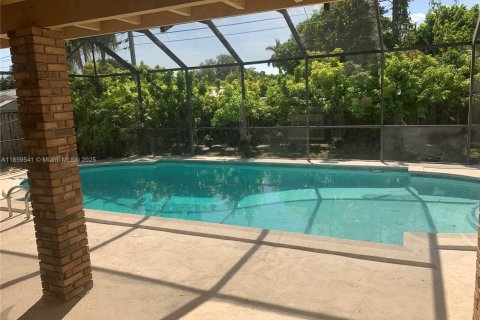 Villa ou maison à louer à Cutler Bay, Floride: 3 chambres, 135.82 m2 № 1888106 - photo 4
