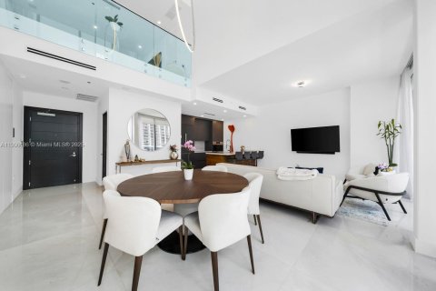 Condominio en venta en Miami, Florida, 3 dormitorios, 149.29 m2 № 1963753 - foto 5