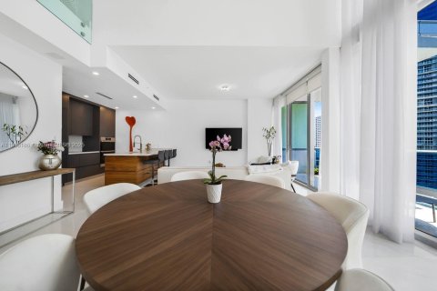 Condominio en venta en Miami, Florida, 3 dormitorios, 149.29 m2 № 1963753 - foto 4