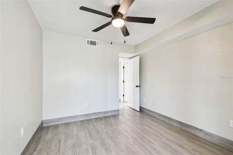 Condo in New Port Richey, Florida, 2 bedrooms  № 1869368 - photo 24