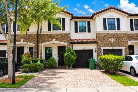 Villa ou maison à Miami, Floride 3 chambres, 138.24 m2 № 2169288